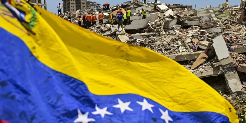 Salió vivo de los escombros tras los terremotos en Venezuela: “La Medalla Milagrosa me salvó”